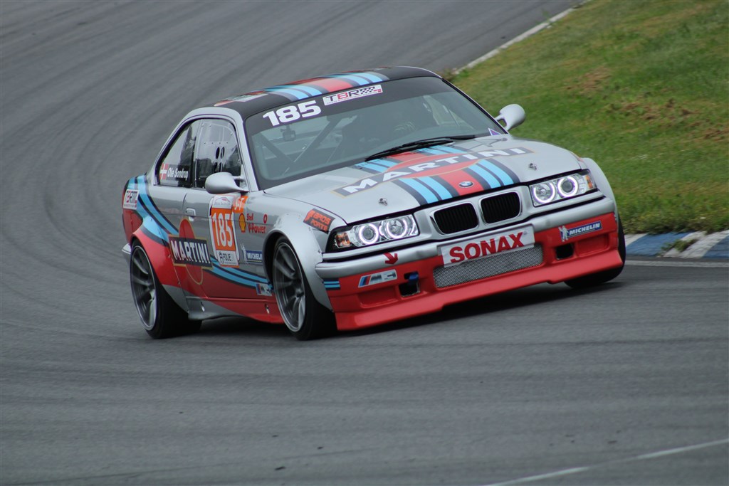 Alting gik så godt for Ole Sondrup i weekenden, indtil teknikken gav op i heat 3. Heldigvis har han, ligesom alle de andre kørere, nogle uger til at få bilen køreklar igen.
(Foto: JJ Media)